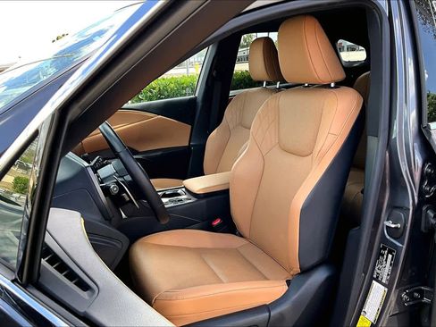 Used 2025 Lexus RX 350 Premium w/ Accessory Package (Z1) image 8