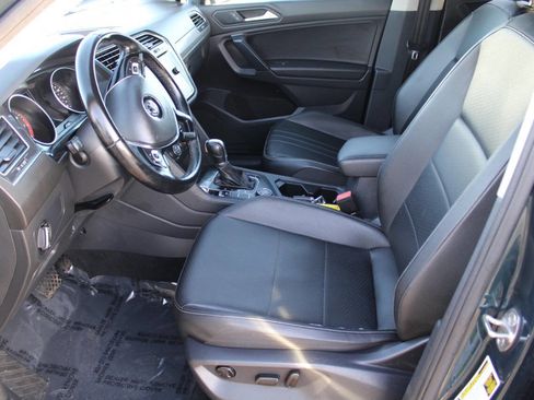 Used 2019 Volkswagen Tiguan SE image 13