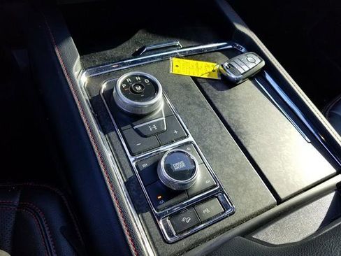 Used 2023 Ford Expedition Max Limited image 19