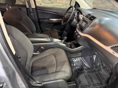 Used 2018 Dodge Journey SE w/ Blacktop Package FWD image 25