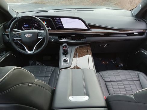 Used 2024 Cadillac Escalade Sport Platinum w/ LPO, ONYX Package image 14