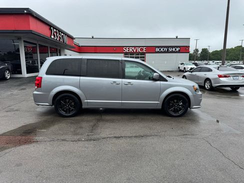Used 2019 Dodge Grand Caravan GT FWD image 2