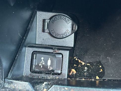 Used 2017 Toyota Camry SE image 25