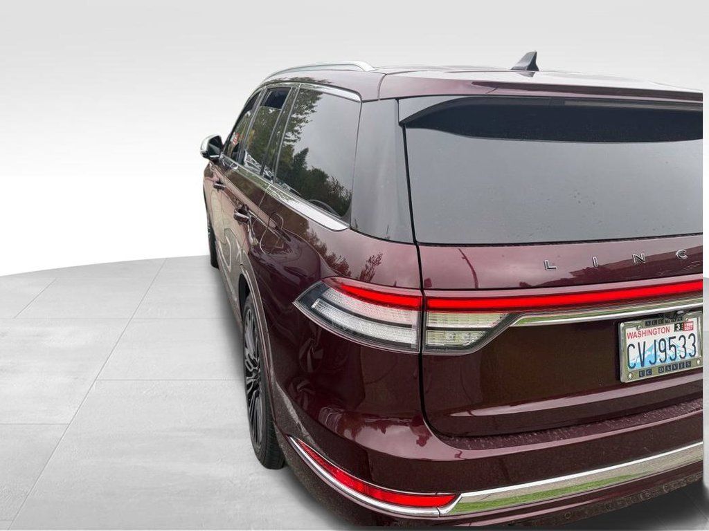 Used 2021 Lincoln Aviator Black Label w/ Dynamic Handling Package AWD/4WD image 2