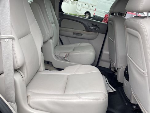 Used 2013 Chevrolet Tahoe LTZ AWD/4WD image 15