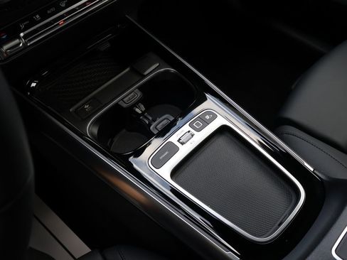 Certified 2025 Mercedes-Benz GLA 250 4MATIC image 26