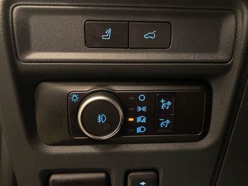 Used 2022 Ford Expedition Limited image 16