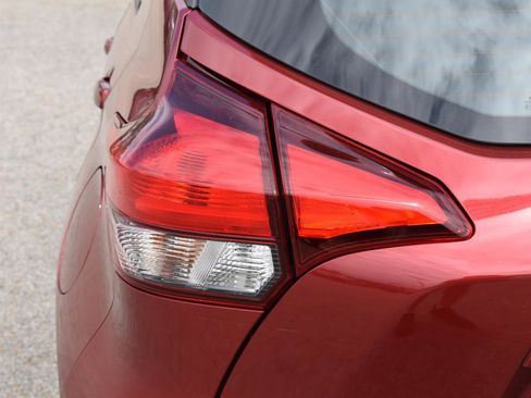 Used 2020 Nissan Kicks SR image 7