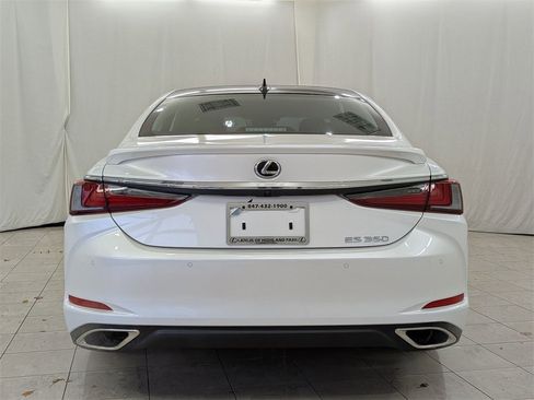 New 2025 Lexus ES 350 Ultra Luxury image 10