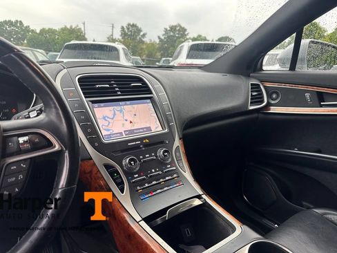 Used 2020 Lincoln Nautilus Reserve FWD image 16