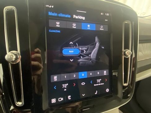 Used 2025 Volvo XC40 B5 Plus w/ Protection Package Premier image 23