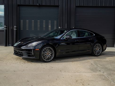 New 2026 Porsche Panamera 4 image 1
