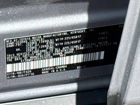 Used 2025 Toyota RAV4 XLE AWD/4WD image 30