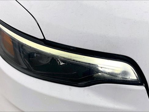 Used 2020 Jeep Cherokee Limited image 28