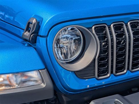 New 2025 Jeep Gladiator Sport image 10