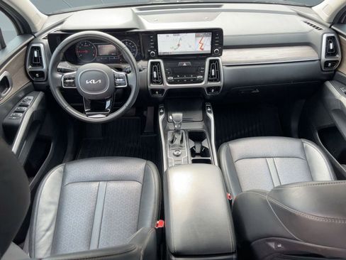 Used 2022 Kia Sorento S image 16