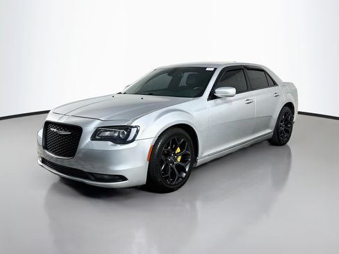 Used 2020 Chrysler 300 S RWD image 4