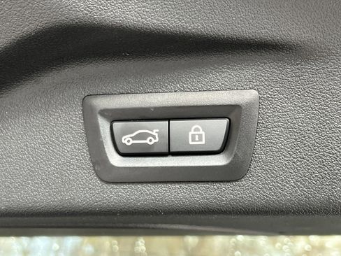 Used 2022 BMW X7 M50i image 26