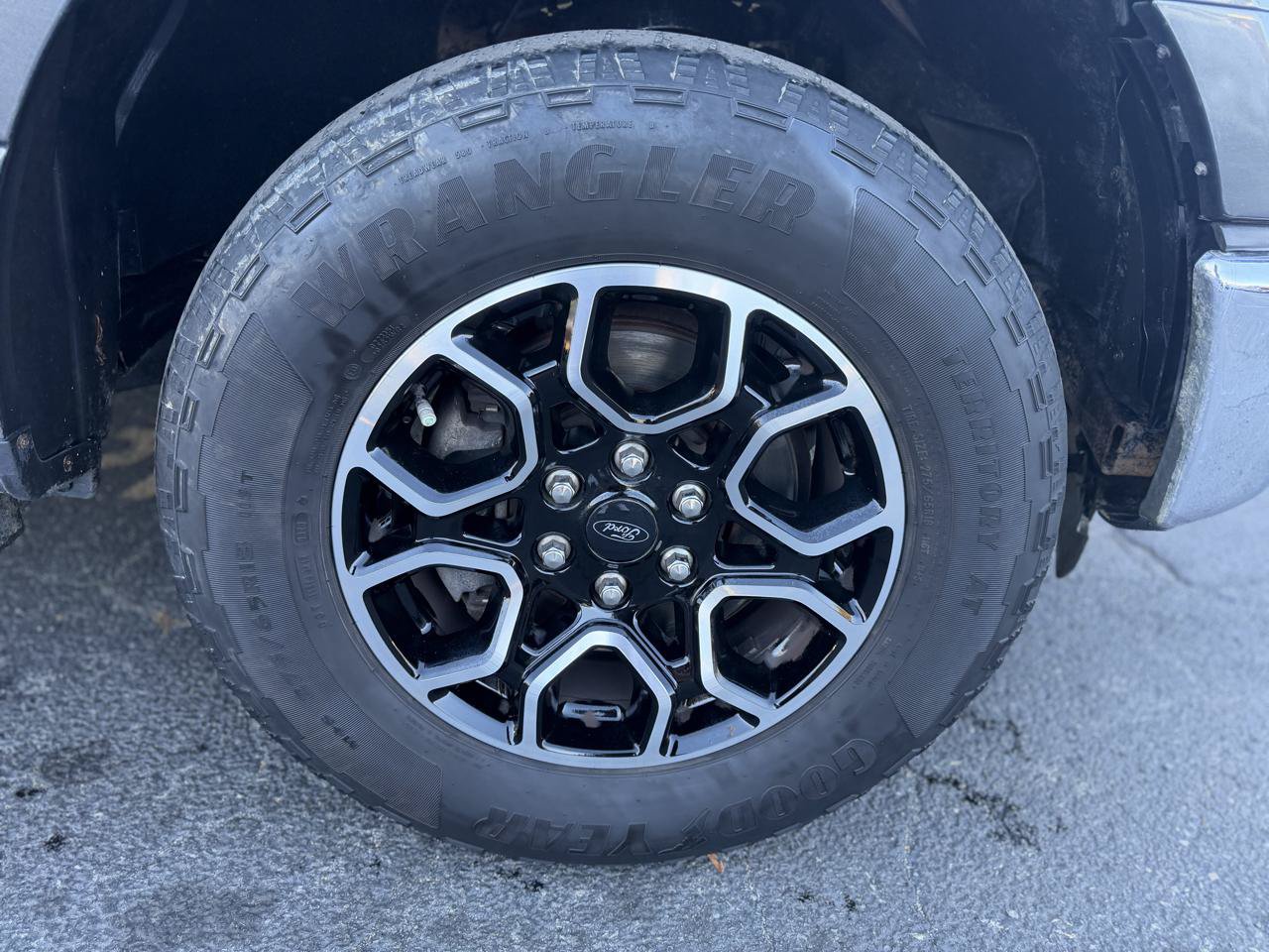 Used 2016 Ford F150 XL w/ Equipment Group 101A Mid AWD/4WD image 9
