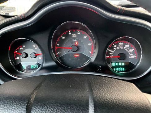 Used 2013 Dodge Avenger R/T image 12