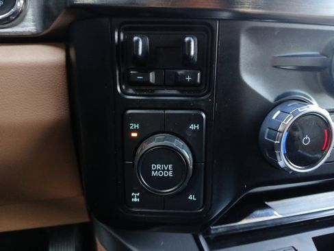 Used 2024 Ford F250 Lariat w/ Black Appearance Package AWD/4WD image 10