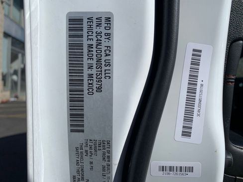 Used 2025 Jeep Compass Trailhawk image 28