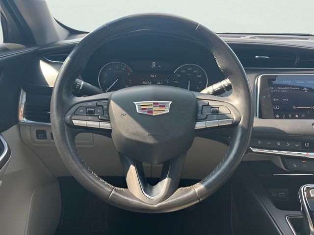 Used 2023 Cadillac XT4 Luxury w/ Cold Weather Package FWD image 17