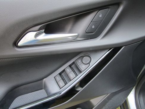 Used 2025 Chevrolet Equinox LT FWD image 24