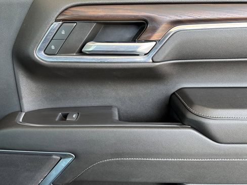 Used 2024 GMC Sierra 1500 SLT image 19