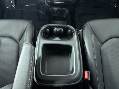 New 2026 Chrysler Pacifica Select AWD/4WD image 37