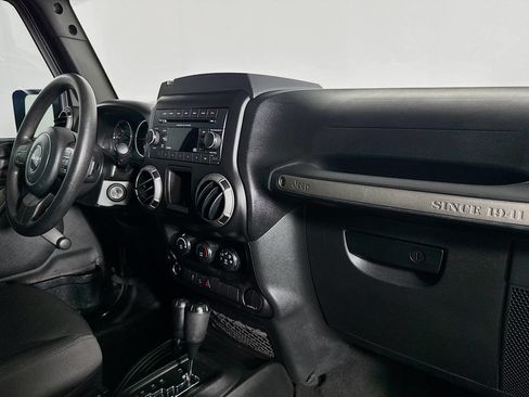 Used 2017 Jeep Wrangler Unlimited Sport image 27