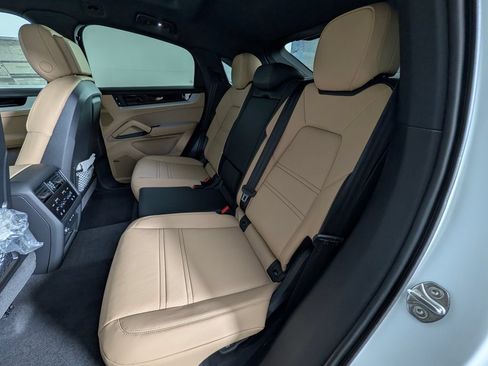 New 2026 Porsche Cayenne Coupe AWD/4WD image 24