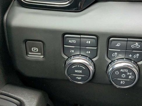 Used 2024 GMC Sierra 1500 AT4 w/ Technology Package AWD/4WD image 24