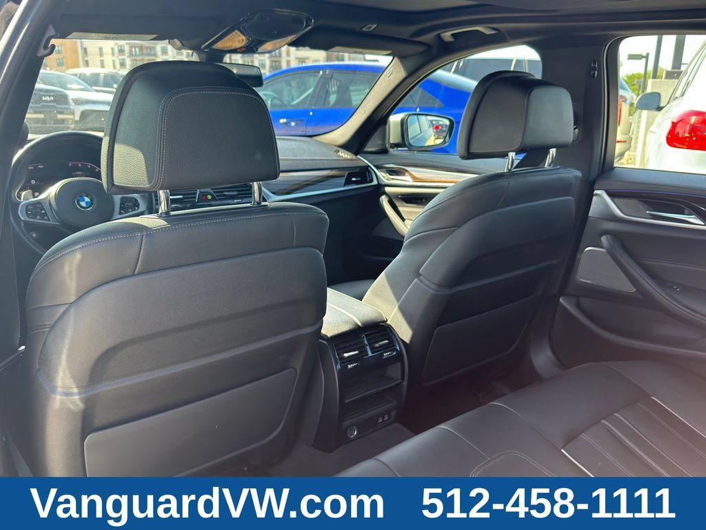 Used 2021 BMW M550i xDrive AWD/4WD image 26