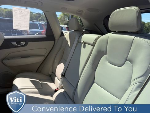Certified 2024 Volvo XC60 T8 Ultimate w/ Protection Package Premier image 22