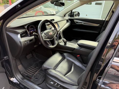 Used 2017 Cadillac XT5 Premium Luxury AWD/4WD image 30