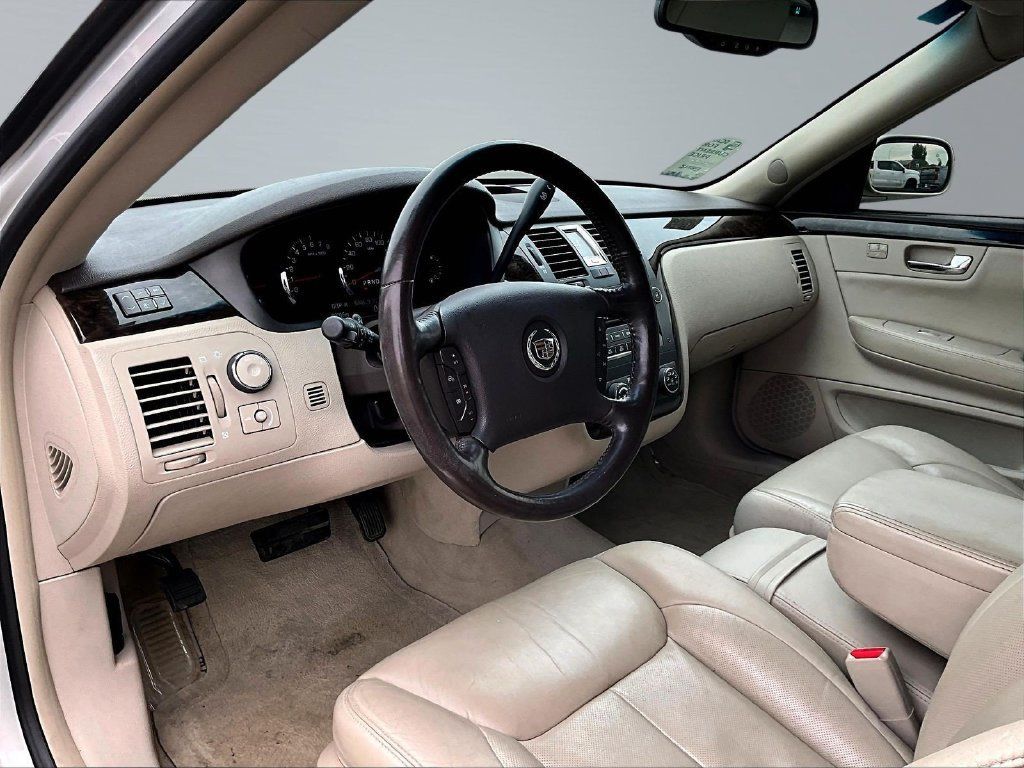 Used 2008 Cadillac DTS FWD image 19