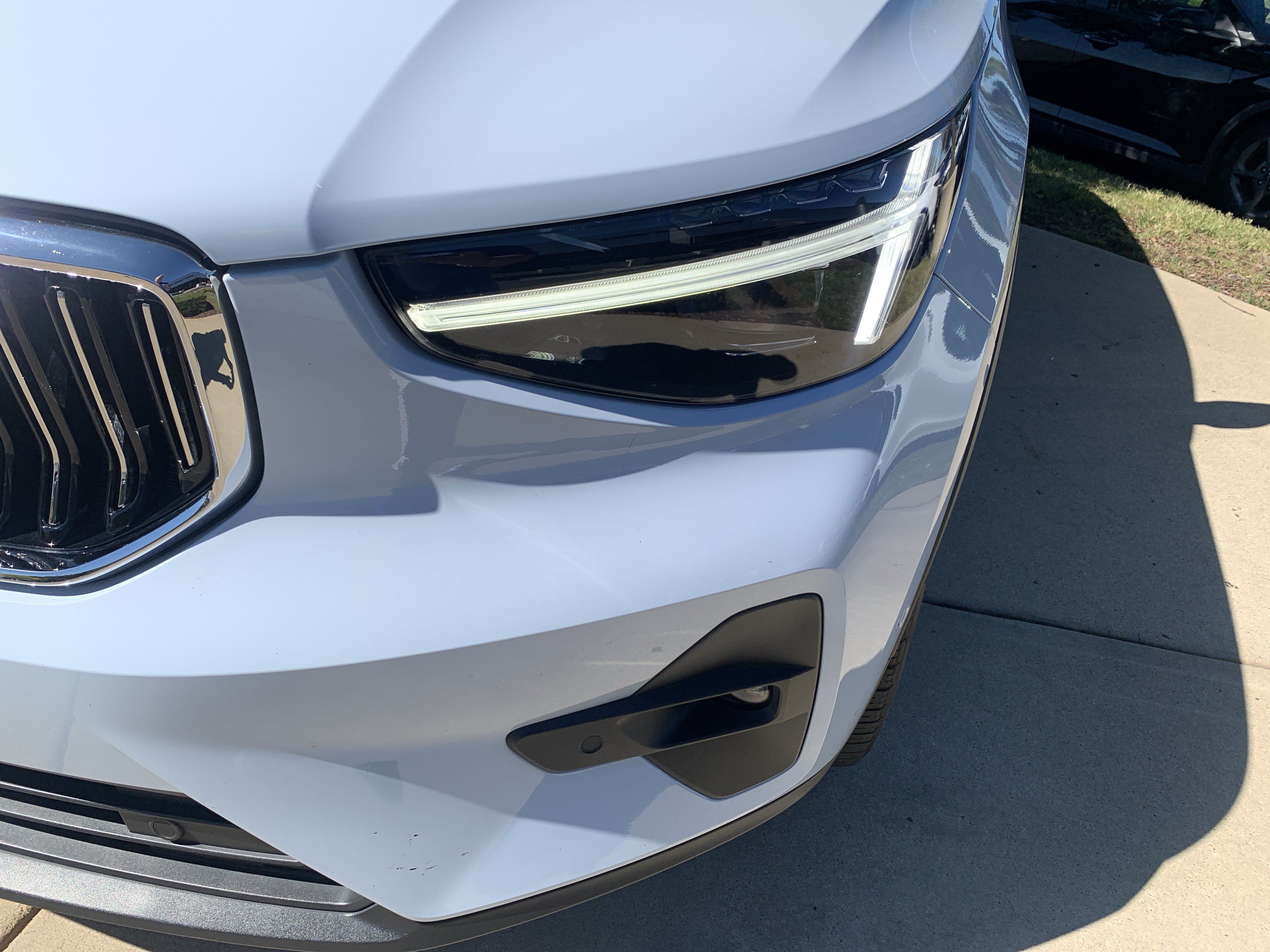 Used 2024 Volvo XC40 B5 Plus w/ Protection Package Premier AWD/4WD image 6