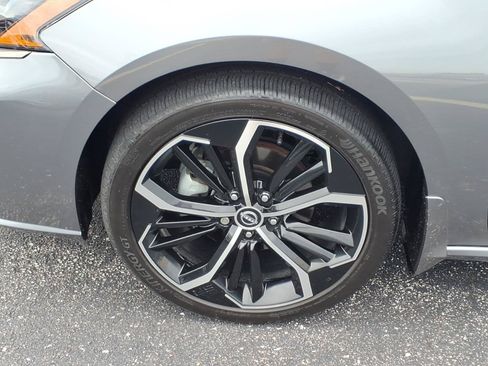 Used 2023 Nissan Altima 2.5 SR w/ SR Premium Package FWD image 31