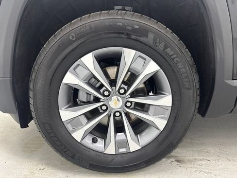 Used 2026 Chevrolet Equinox LT AWD/4WD image 36