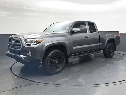 Used 2016 Toyota Tacoma SR5 w/ SR5 Appearance Package (SN) AWD/4WD image 10