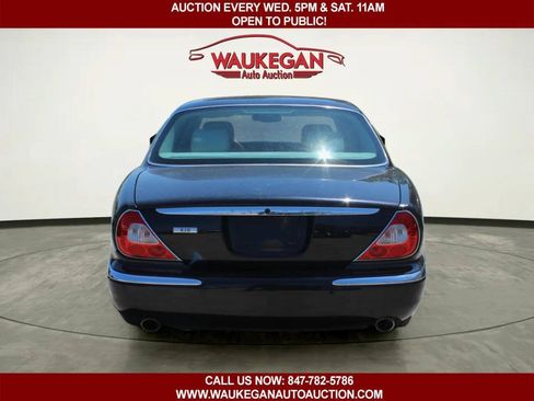 Used 2004 Jaguar XJ8 RWD image 6