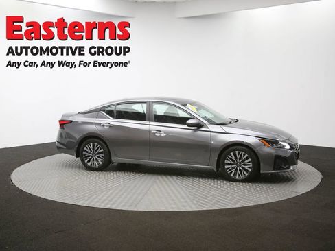 Used 2024 Nissan Altima 2.5 SV w/ SV Premium Package image 45