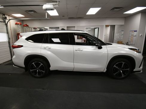 Used 2022 Toyota Highlander XSE image 8