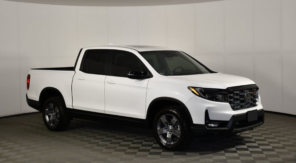 Used 2025 Honda Ridgeline TrailSport image 1