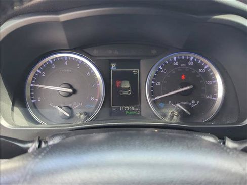 Used 2019 Toyota Highlander Limited FWD image 18