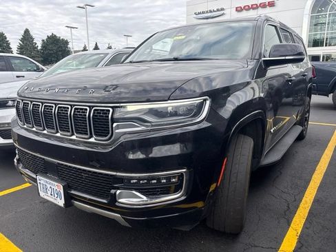 Certified 2024 Jeep Wagoneer L Series III w/ Flexible Seating Group AWD/4WD image 4