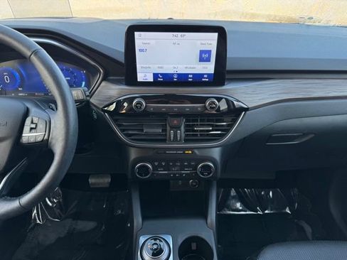 Used 2020 Ford Escape Titanium AWD/4WD image 2