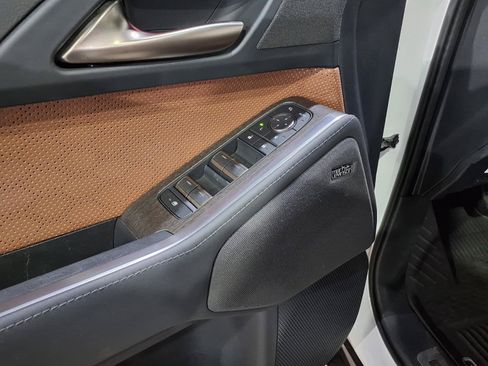 Used 2024 Lexus GX 550 w/ Accessory Package (2T) AWD/4WD image 13