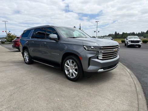 Used 2022 Chevrolet Suburban High Country w/ Max Trailering Package AWD/4WD image 8